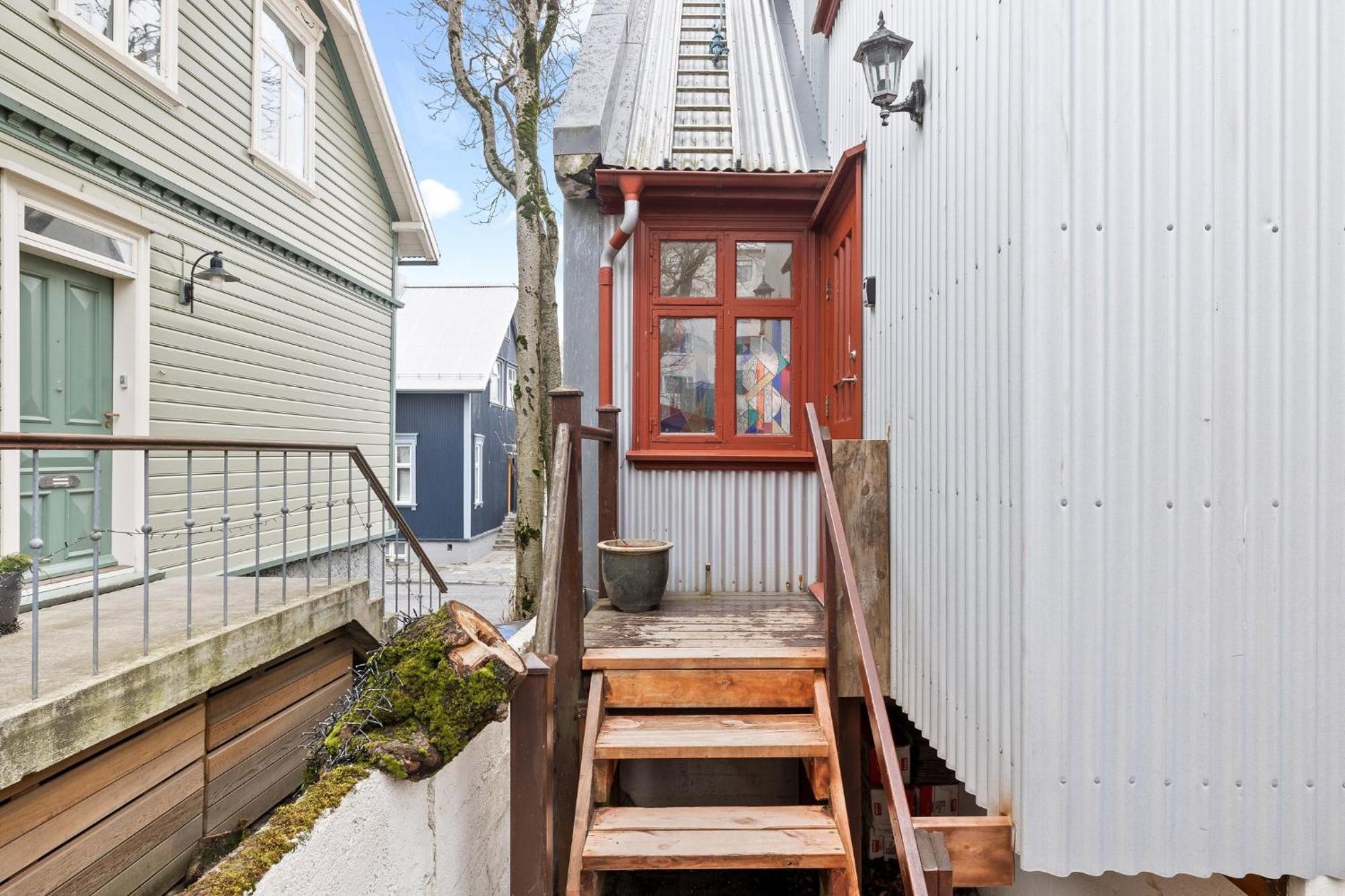 Downtown Reykjavik Baldursbra Holiday Home ภายนอก รูปภาพ